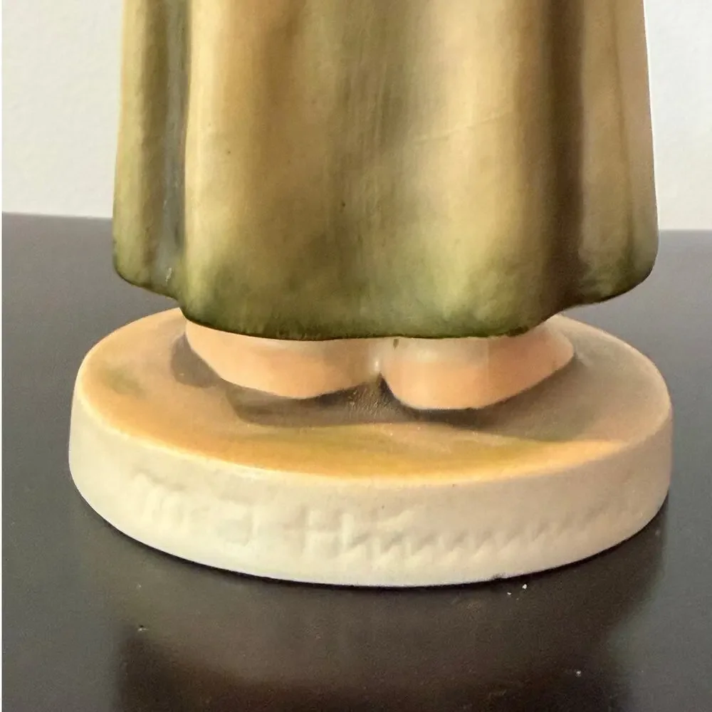 Hummel Festival Harmony Figurine 172/0 Angel, Mandolin, Bird 7 3/4